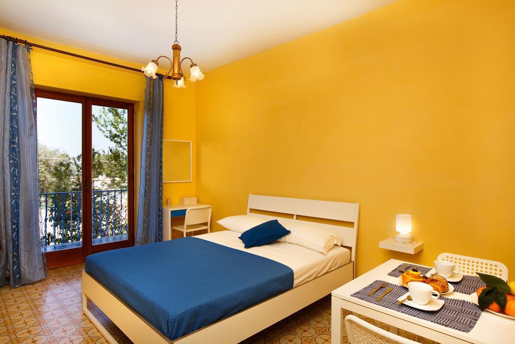 B&B Sorrento Sunshine חדר תמונה